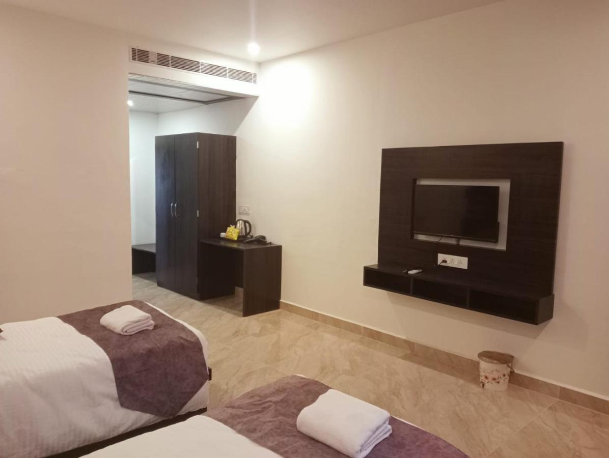 Hotel Leela Galaxy Kushinagar Zewnętrze zdjęcie